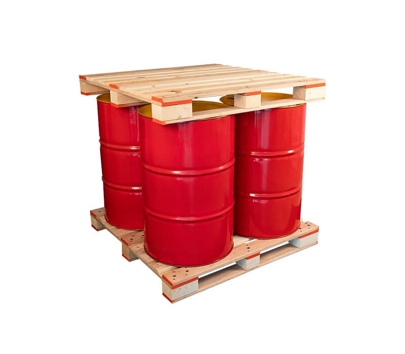 Stable wooden pallet with four barrels and another pallet above for stacking